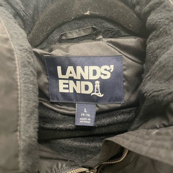 Lands End Woman’s Fur Trimmed Parka - Picture 2 of 3